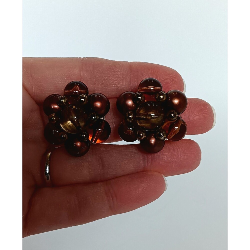 Vintage Brown Lucite Cluster Clip On Earrings 1.25 in - Picture 4 of 11